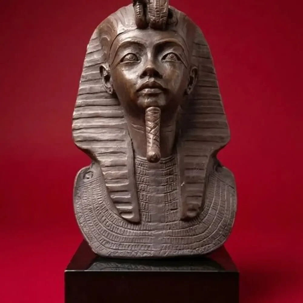 Vintage 1980 Austin Productions King Tut Bust Sculpture Egyptian Pharaoh Statue